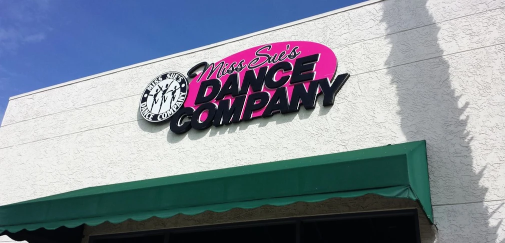 3D Signs and Dimensional Letters